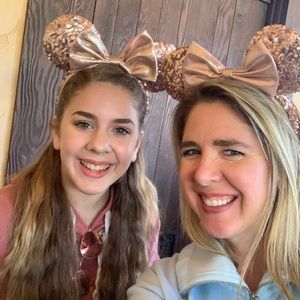 Meet your Posher, Cynthia